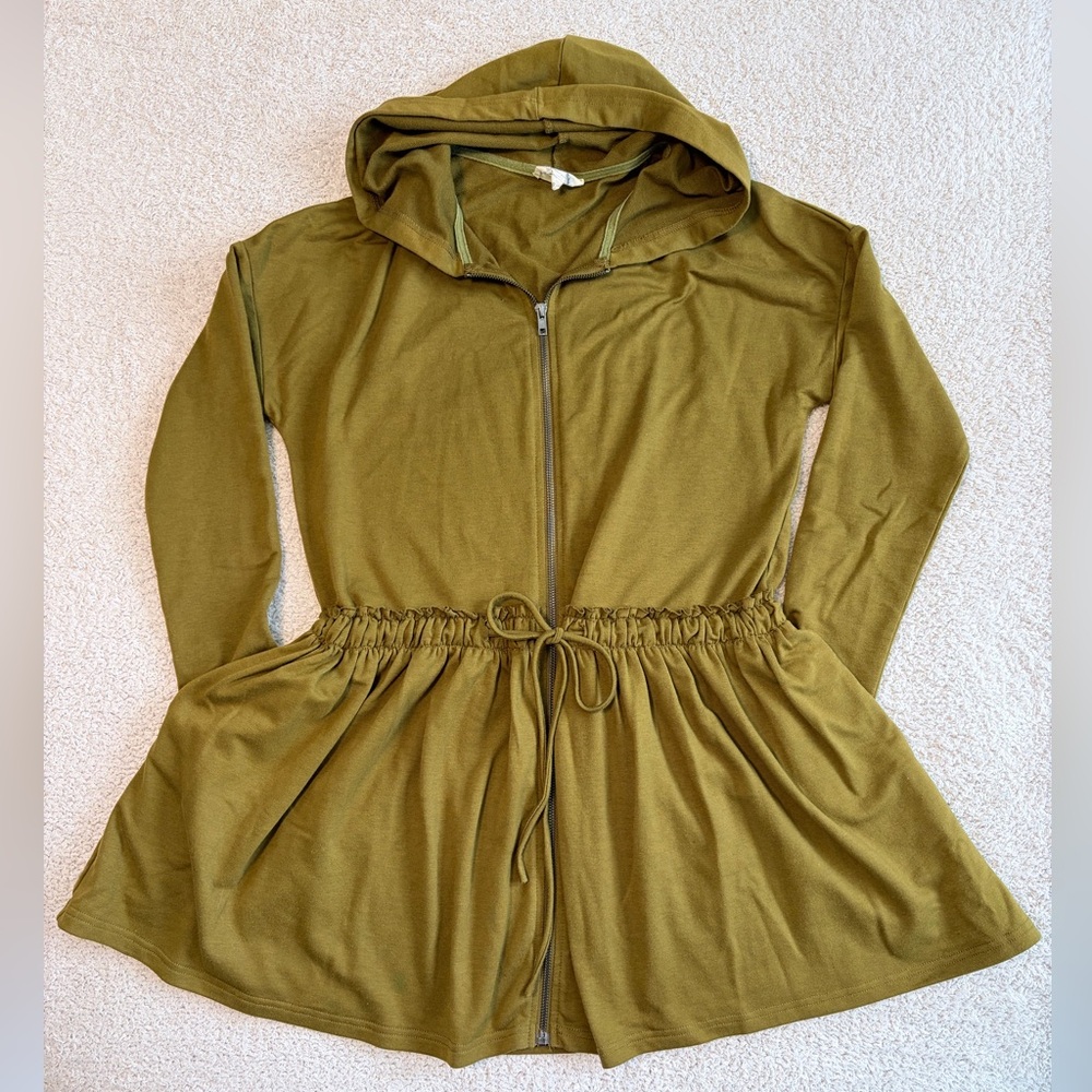 NWOT Betsey’s Boutique Hooded Tunic Sweatshirt with Drawstring Waist